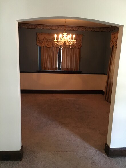 Building Photo - 4208 Verne Ave