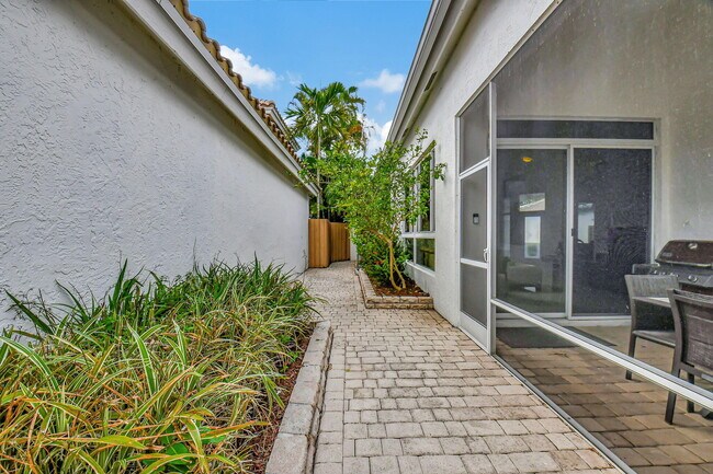 Building Photo - 2469 NW 66th Dr