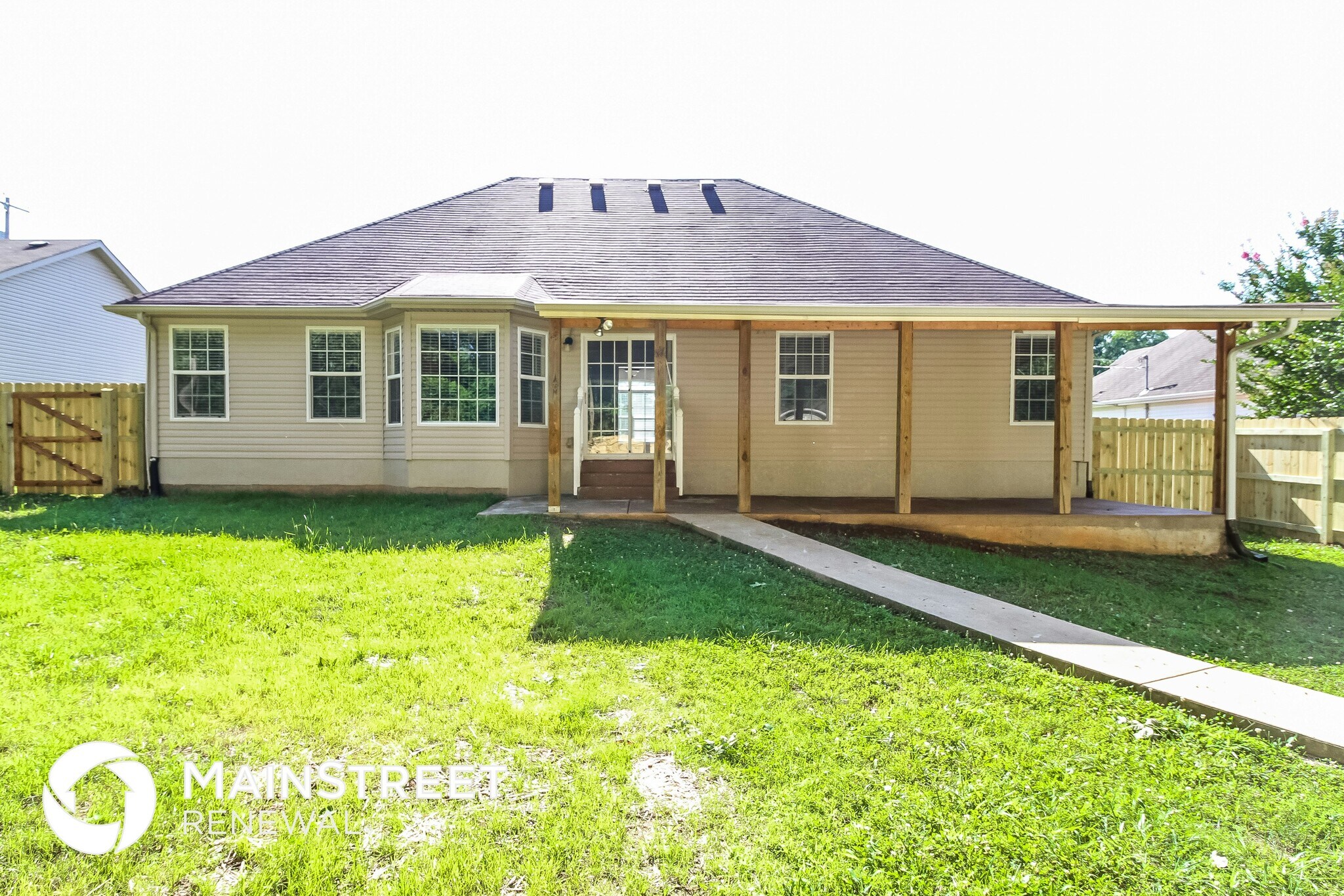 Building Photo - 353 Clearlake Dr
