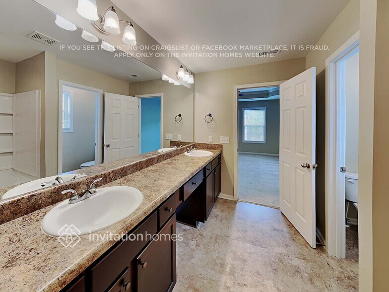 Building Photo - 5634 Elwood Cir