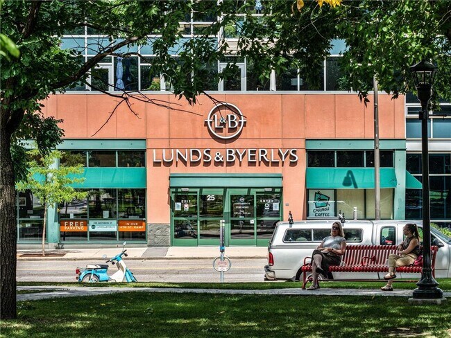 Building Photo - 20 NE 2nd St