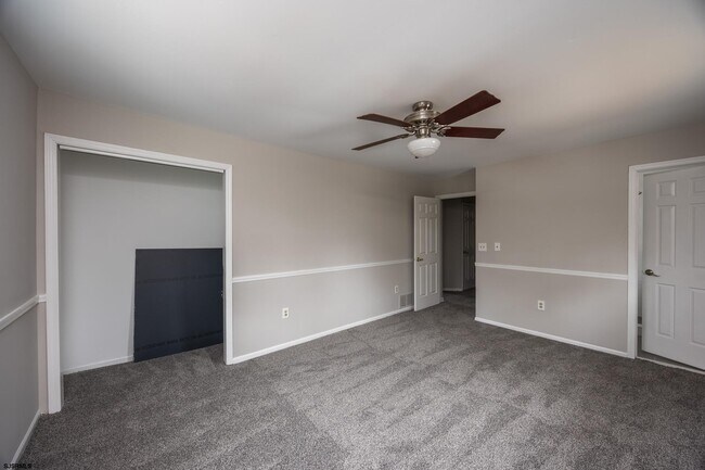 Building Photo - 320 Bergen Ave