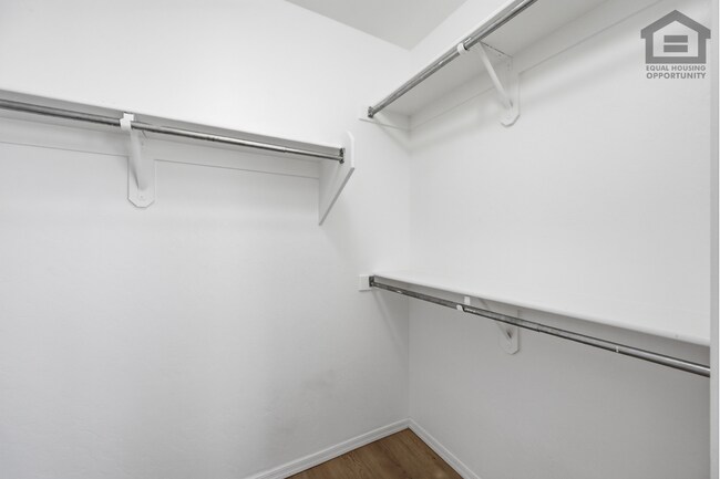 Building Photo - 4Bed + OFFICE + LOFT in Peoria! Ready for Immediate Move-In! -- FULLY REMODELED!