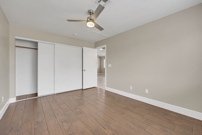 Building Photo - 2 bedroom condo in Henderson