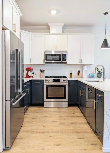 Kitchen - 4281 Washington St