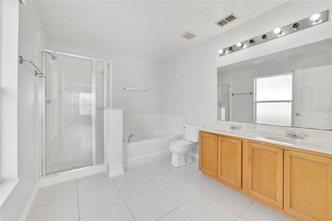 Building Photo - 2725 Portchester Ct