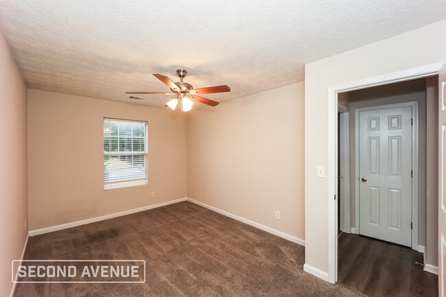 Building Photo - 6614 Rebecca Lou Ln