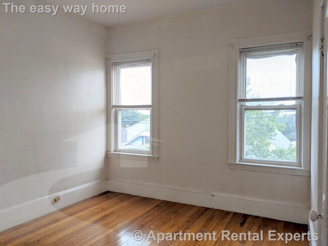Building Photo - 104 Conwell Ave