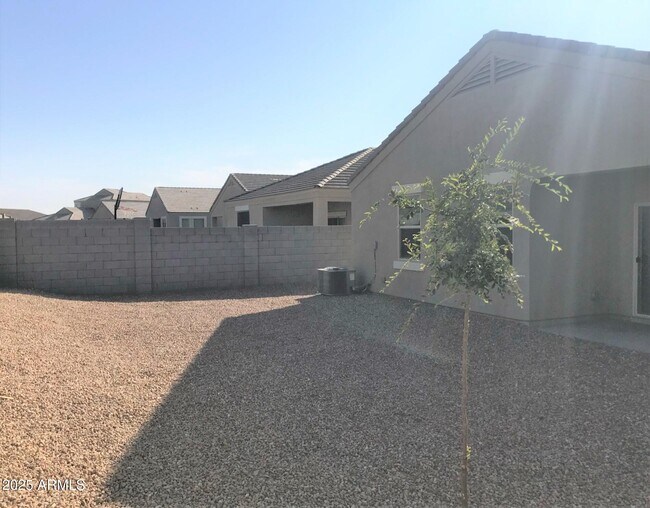 Building Photo - 17923 N Pietra Rd