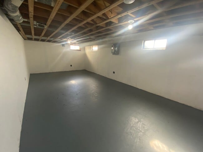 Building Photo - 3515 Eakin Rd