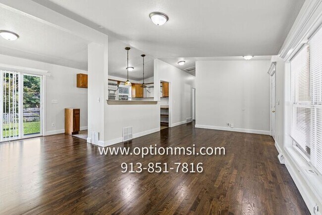 Building Photo - Cimarron Beauty- TRUE 4 bedroom, 2 bath, 1 car garage