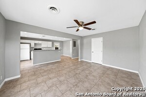 Building Photo - 308 E Cheryl Dr