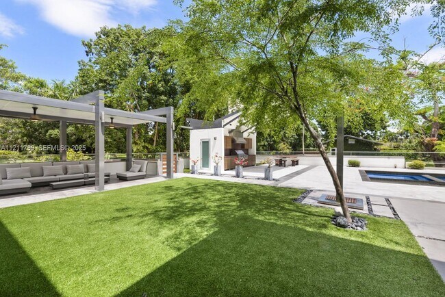 Building Photo - 14305 Stirling Rd