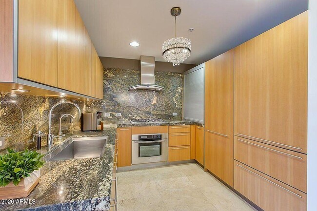 Building Photo - 7161 E Rancho Vista Dr