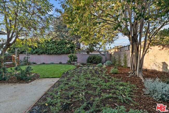 Building Photo - 3760 Beethoven St