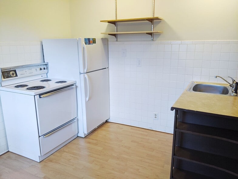 Building Photo - Clark Triplex