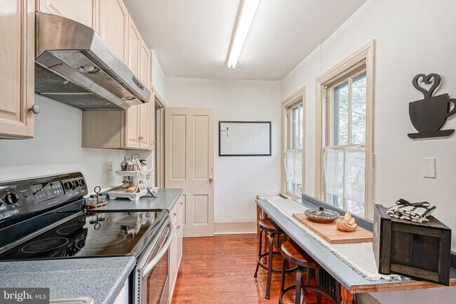 Building Photo - 315 Chestnut St