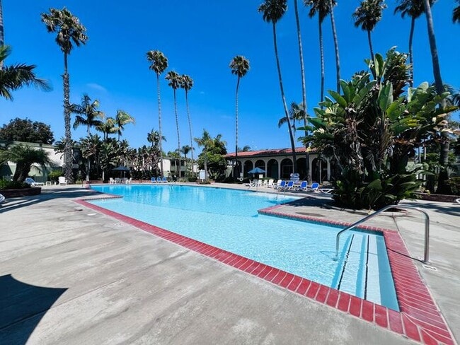 Building Photo - Condo Unit Available