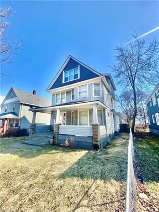 Primary Photo - W98TH