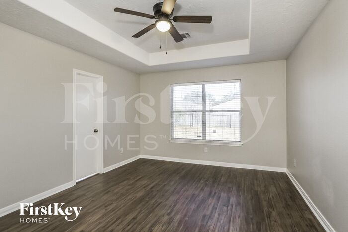 Building Photo - 16209 N View Ct
