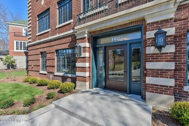 Building Photo - 1411 Willow Ave