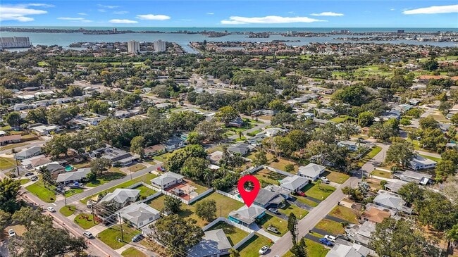 Building Photo - 5810 Tangerine Ave S