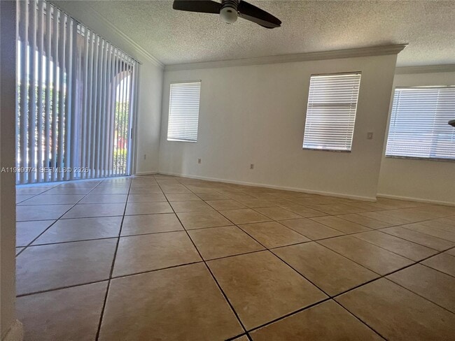 Building Photo - 1000 Scotia Dr