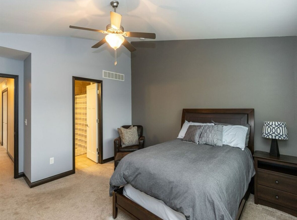 Master bedroom - now white walls - 735 Mission Point Rd
