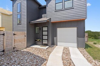 Building Photo - 2720 Bristol Dr