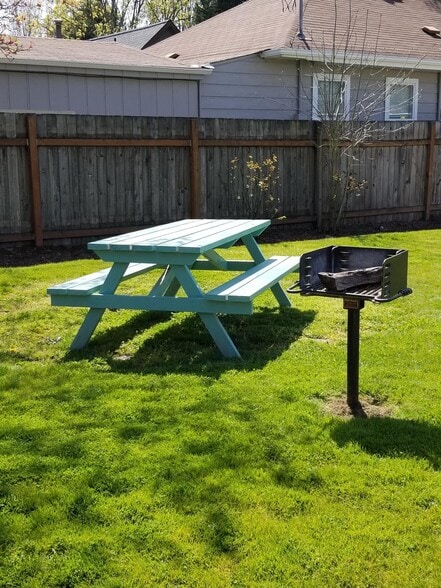 Building Photo - 360 Columbia St NE