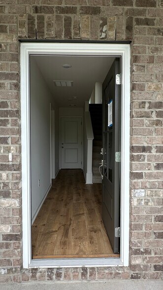 Building Photo - 442 Blair Rd