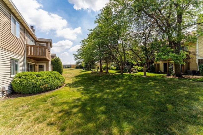 Building Photo - 741 Acorn Ct