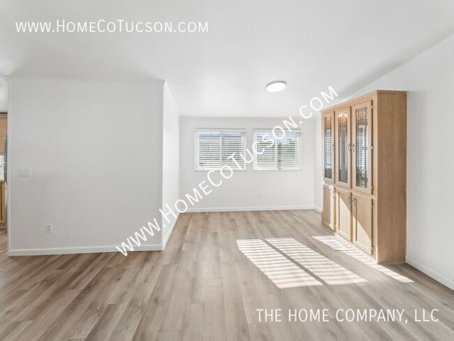Building Photo - 5281 E Branding Iron Dr
