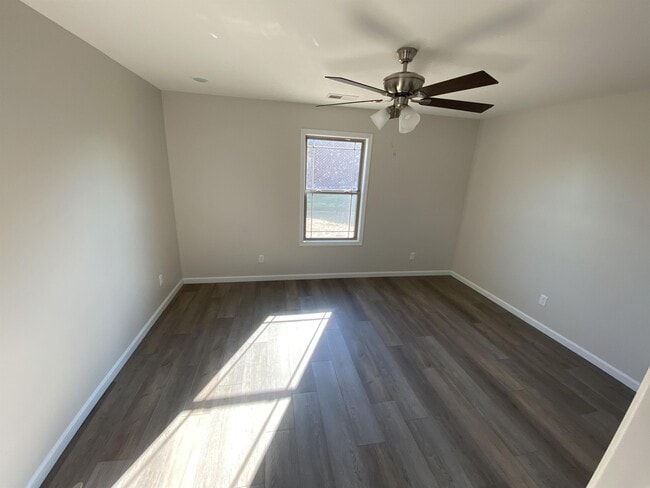 Building Photo - 200 Parkers Loop