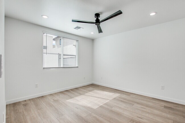 Building Photo - 6665 East Calle Alegria