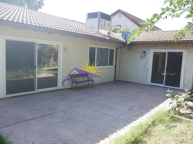 Building Photo - Beautiful 3 Bed 2 Bath 1,543 Sq. Ft. home ...
