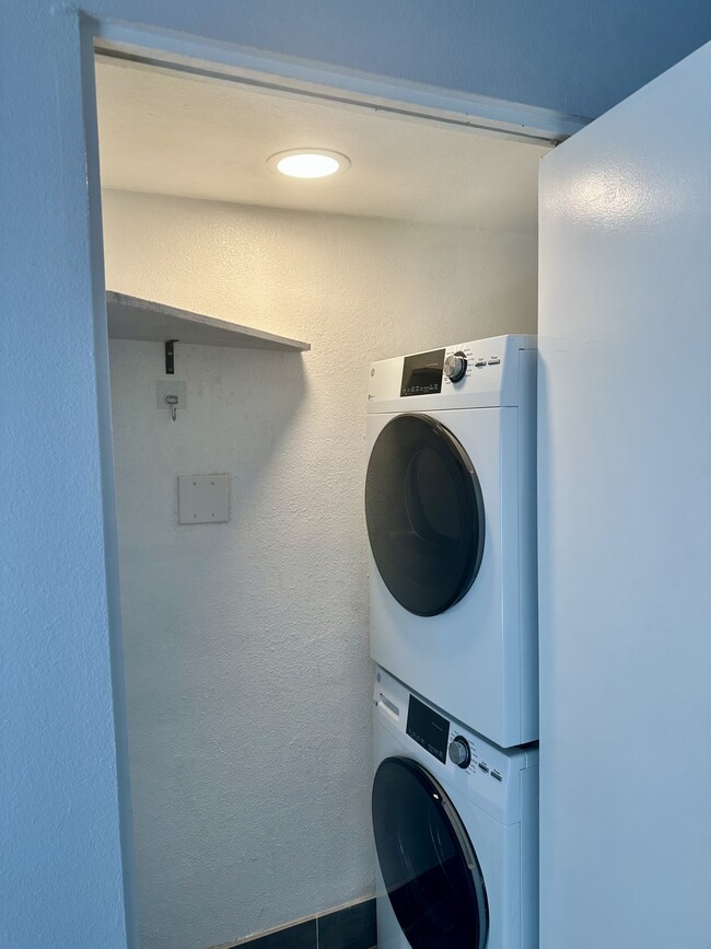 Building Photo - 3637 E Monterosa St