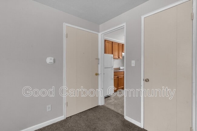 Building Photo - 303 Beattie Ave