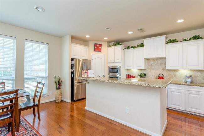 Building Photo - 6639 Larocke Trail