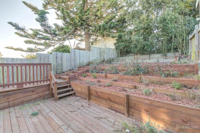 Building Photo - 465 35th Ave