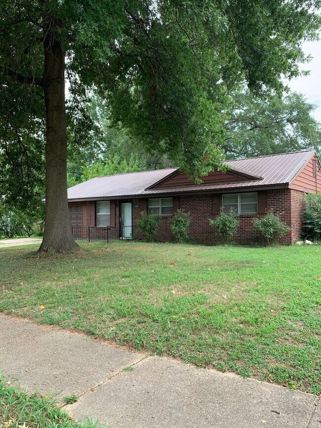 Primary Photo - 2bedroom/1bath all brick home - No HUD