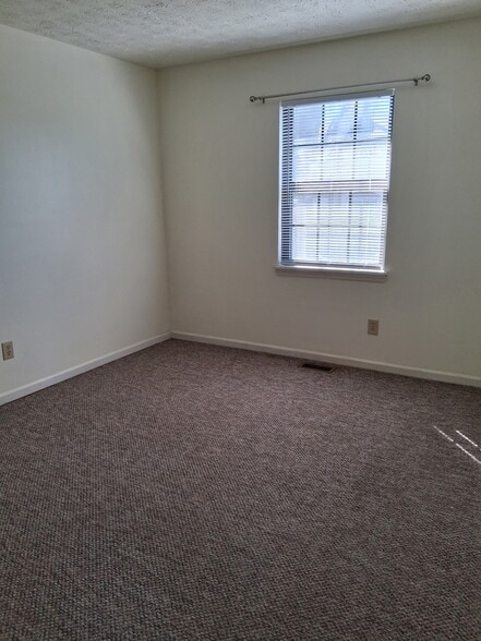 Bedroom - 1858 Queensbridge Cir