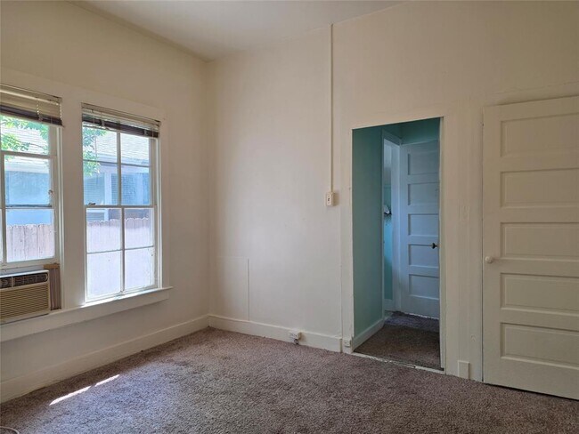 Building Photo - 4613 Avenue G