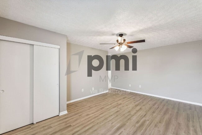 Building Photo - 3783 Petzinger Rd