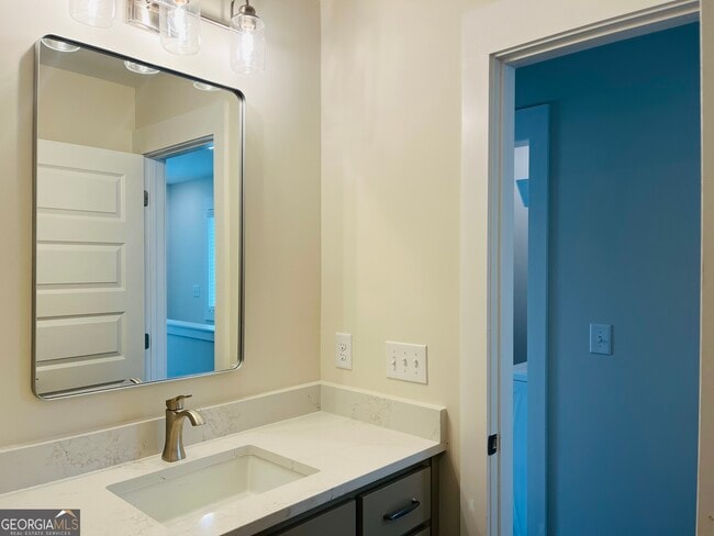 Building Photo - 102 Gardenia Ln