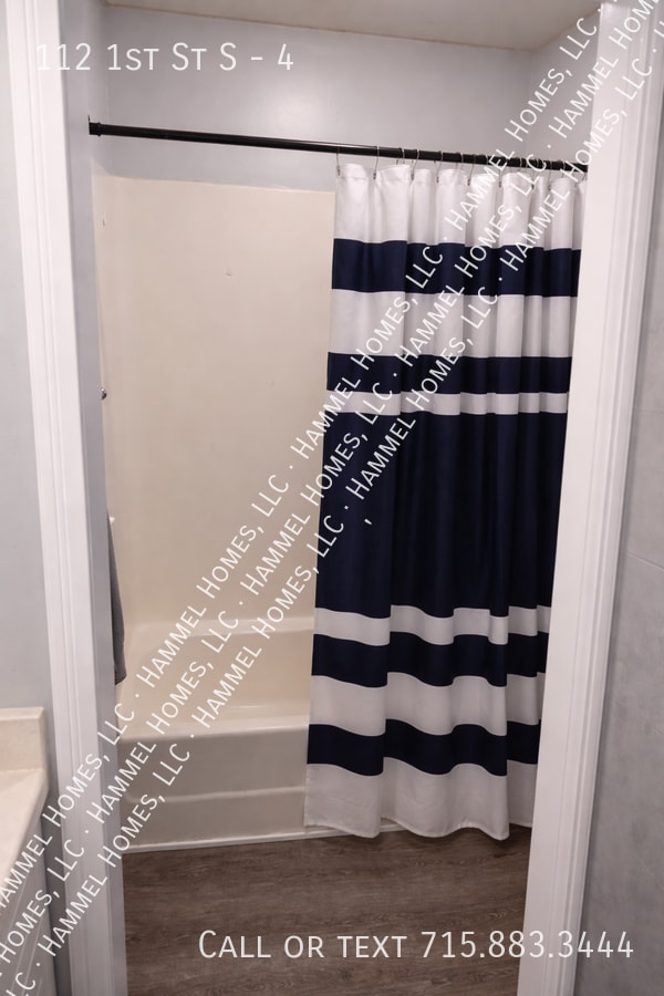 Building Photo - 112 1st St S