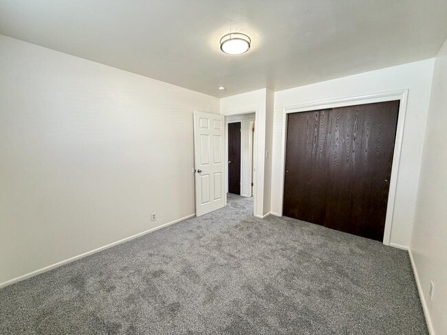 Building Photo - 253 E 1100 S