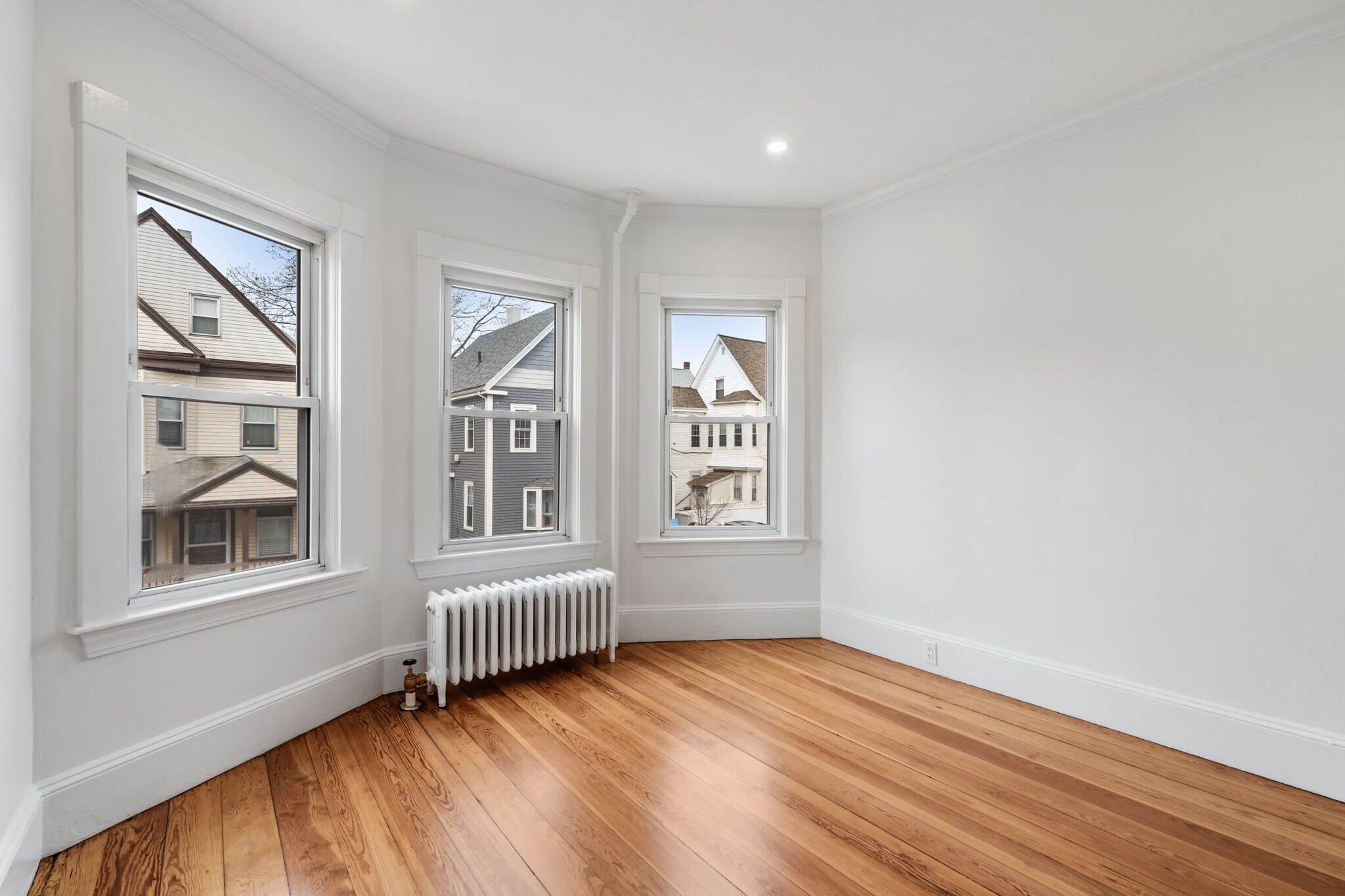 Building Photo - 93 Sydney St