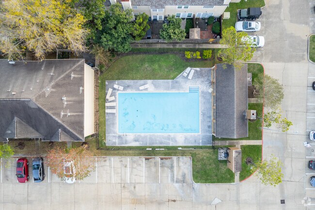 Pool Lookdown - Reflections On Gentryside Townhomes