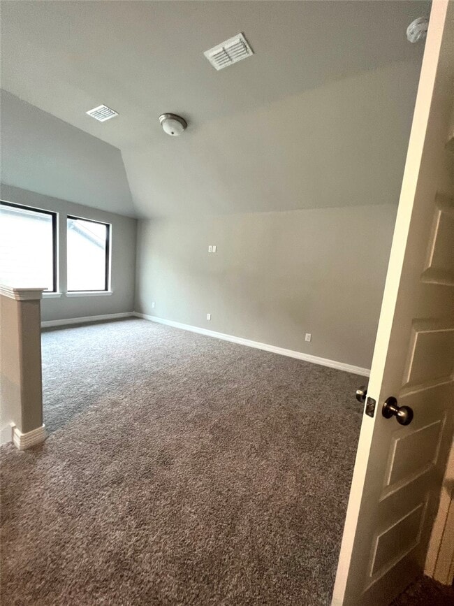 Building Photo - 24239 Maple Summit Ln